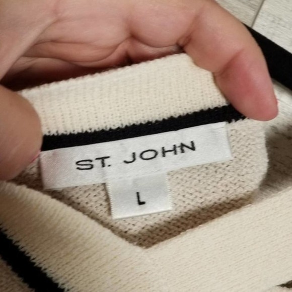 St. John Women's Tight Knit Buckle Detail Sleeveless Tank Top Ivory Size Large - Picture 3 of 5